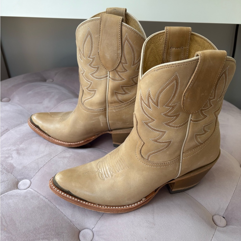 Idyllwind Leather Boots (worn once)